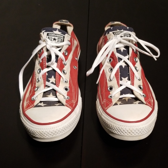 converse with red stripe on bottom